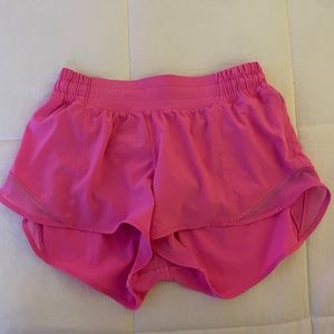 Lululemon Hotty Hot 2.5 LR Shorts